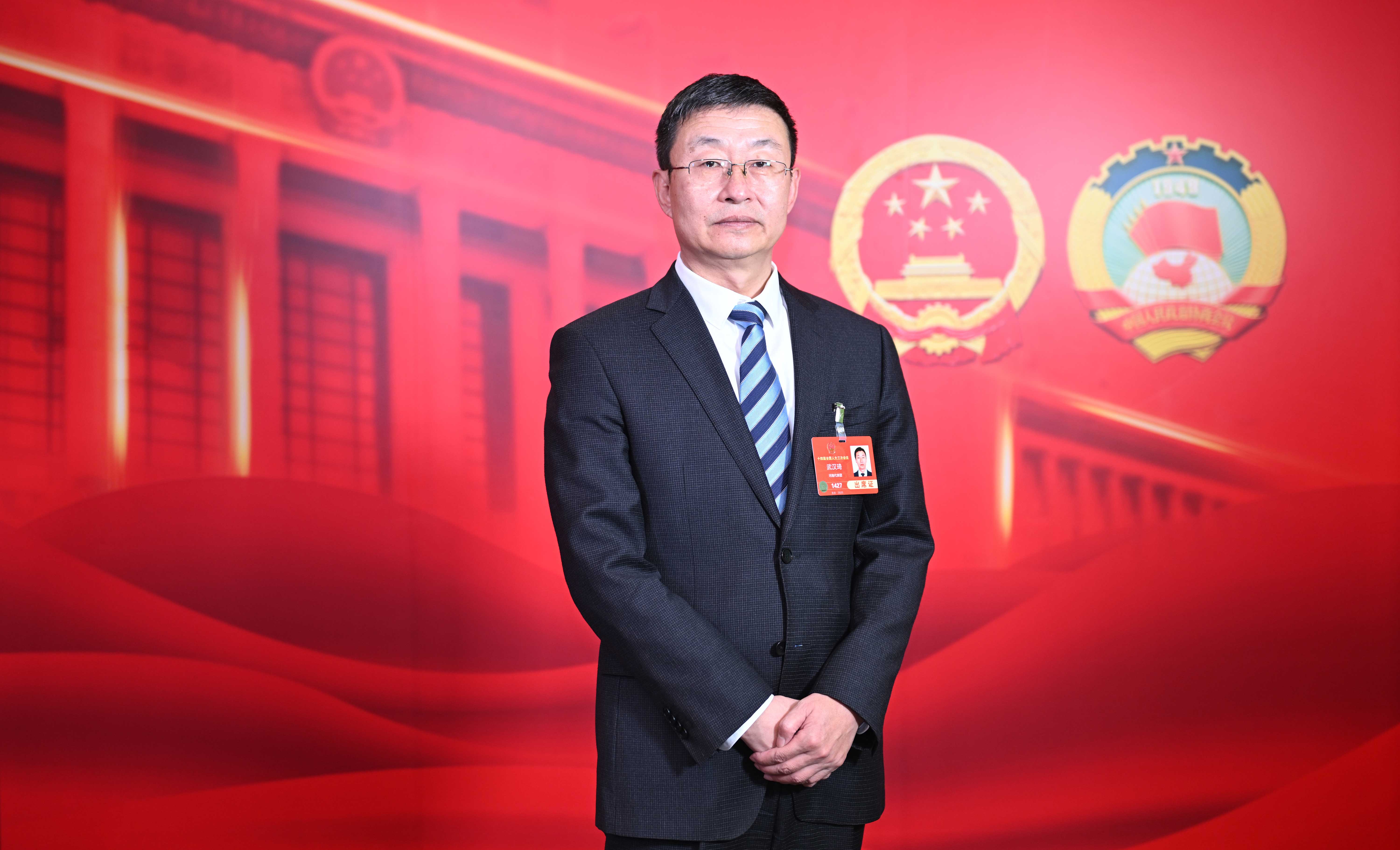 全国人大代表、中国重型机械工业协会理事会会长、中信重工董事长武汉琦-(3).jpg